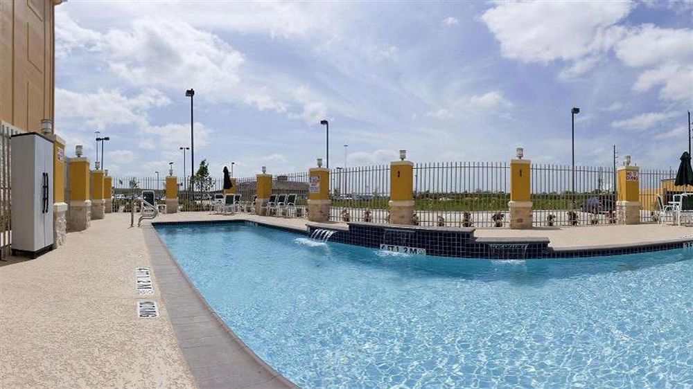 Holiday Inn Express Hotel And Suites Katy By Ihg Bagian luar foto