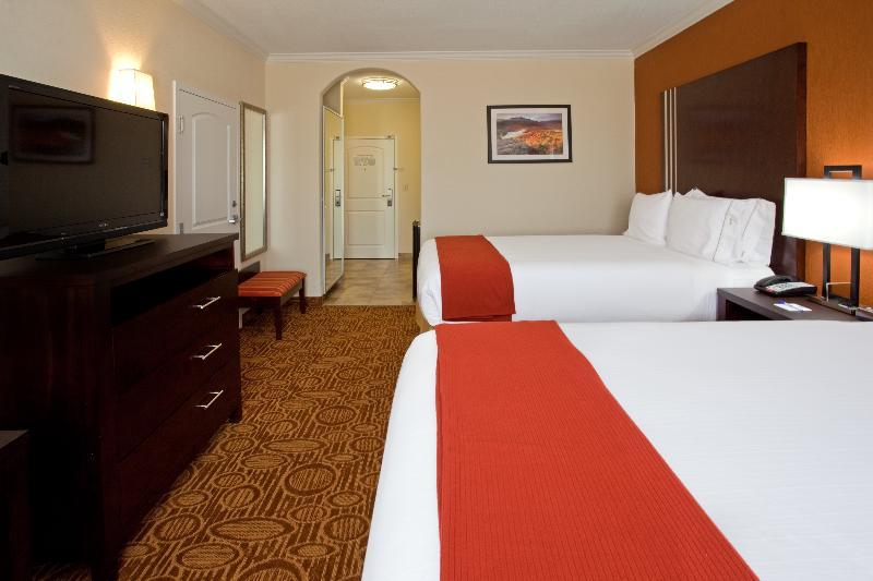 Holiday Inn Express Hotel And Suites Katy By Ihg Bagian luar foto